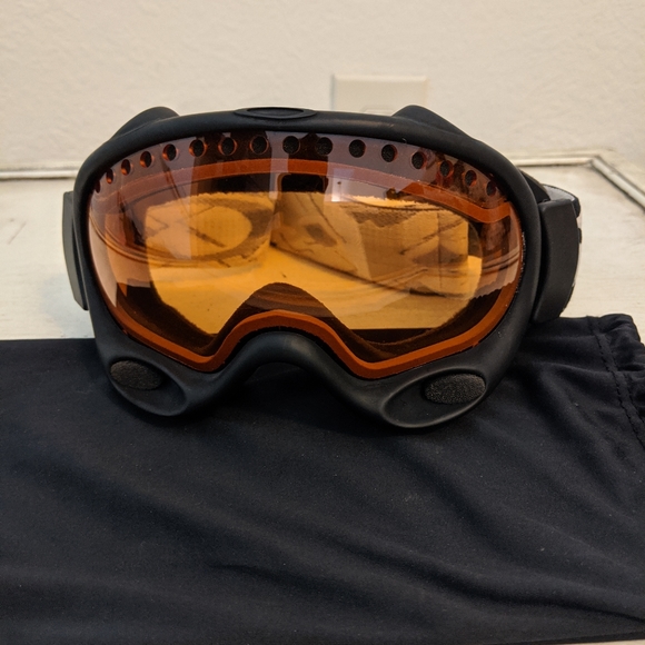Oakley Other - Oakley Snowboard Goggles